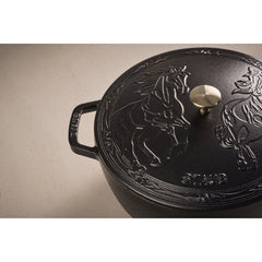 5 qt, Essential French Oven with Horse Lid, black matte