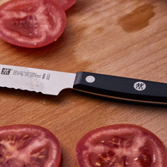 5-inch Z15.1 Utility Knife, Serrated Edge