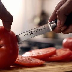 Utility knife 5 inch, serrated edge